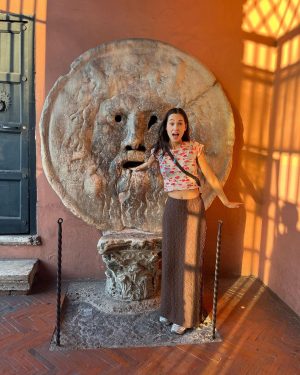 Kiko Mizuhara Instagram - Thank you for the beautiful birthday wishes! 💕 Took my family to Italy ( Roma & Firenze )this year to celebrate. We were all born in October! I share the same birthday as my mom! Her dream of seeing opera in Italy came true and we had a magical time together, feeling blessed. Thank you all! ❤️

たくさんの誕生日お祝いの言葉、ありがとうございます🙏🏻❤️今年は家族でイタリア、ローマとフィレンツェに行ってお祝いしました。私たちは皆10月生まれで、実は私と母は同じ誕生日なのです。母のイタリアでオペラを見る夢も叶い、素敵な旅になりました❤️

また来年も素敵な旅が出来ます様に🧚🏻‍♂️💫