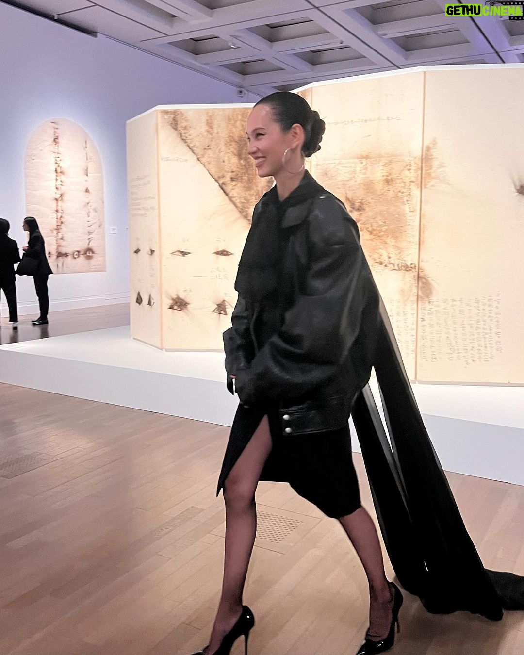 Kiko Mizuhara Instagram - Last night at the National Art Center Tokyo @caistudio 宇宙遊🛸 Thank you @ysl @anthonyvaccarello for this beautiful opportunity🤍 国立新美術館
