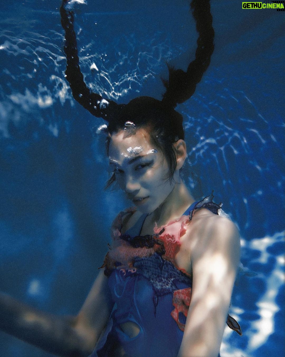 Kiko Mizuhara Instagram - ☁️ @sickymag_chn ☁️ Shot by @poyenchenz Hair by @robsalty Make up @miayang_mua