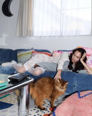 Kiko Mizuhara Instagram - @pusspussmag with my baby boy ciccio🐈 by @fumikoimano🐰♡
@sh0tar0y @sakiemiura 
*｡*.。*∧,,,∧
ヾ(⌒(_=•ω•)_