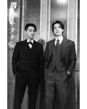 Kim Bum Instagram - -
할머니 지갑에 
있을법한…
일어나서 방송봐
지켜본다
방송이 3회밖에 안남았다니..
그렇게 웃으면 
도끼질을 할수가 없잖아
멋있는척은 못하겠고
집에좀 데려다주세요
피 분장 전 내옷은 소중하니까요 

곧 구미호뎐1938 tvn 
On prime