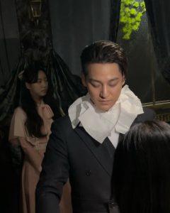 Kim Bum Instagram - - 할머니 지갑에 있을법한… 일어나서 방송봐 지켜본다 방송이 3회밖에 안남았다니.. 그렇게 웃으면 도끼질을 할수가 없잖아 멋있는척은 못하겠고 집에좀 데려다주세요 피 분장 전 내옷은 소중하니까요 곧 구미호뎐1938 tvn On prime