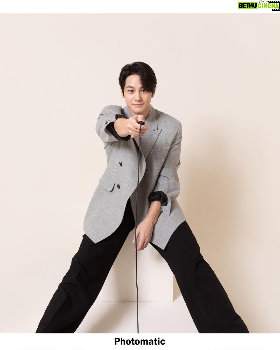 Kim Bum Instagram - - ❤️❤️❤️❤️❤️❤️ (셀프사진 진짜 어렵다..)
