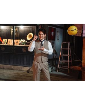 Kim Bum Instagram - -
가족사진
찰
칵
wine 
Or whiskey ?
Yee ha! 
손들어
이연 (by.미호 대역 블라디미르 니콜라이 주니어 3세를 소개합니다)(마치 그런 이름일것같지 않나요?) 
이상한 아저씨
멍-
-
-
12시간도 더 남았네. 구미호뎐1938 ep.6