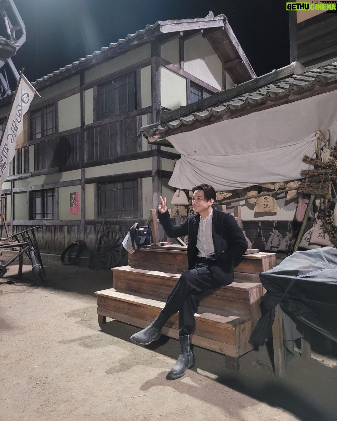 Kim Bum Instagram - - 나 피흘리는거 왜이렇게좋아해 꽃보다나ㅁ..아니다 ✌️ 쏘옥 쏙쏙쏙 바앙울 Ep.5 등산(최고의스탭들) 이제 멀끔해지지! 주모 여기 막걸리 하나 - - 일주일 왜이렇게 안가요…? - - 600은 조금만 기다려줘 고마워 -