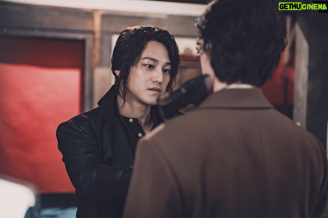 Kim Bum Instagram - - 이랑 등장 랑아 너 저~기 가서 앉아있어. (네? 너무 먼데요?) 멀다고 했잖아요 🤯 🐴 쟤네 모하지 죽인다 최승자헤어살롱 커피담당 하아……. 헤어컷 구미호뎐1938 너무너무 재밌다 Rang’s first appearance Director: U should go there. 🦊: ???? There…? I said its too far 🤪 🐴 Wt r they doing? 🪓 Choi’s Hair salong coffee man Hahhh…… Bros Wow… this show is 👍 - 오래기다리셨죠 ? 네 하루 남았습니다 내일도 구미호뎐1938 tvn 밤 9:20 Anytime @primevideo