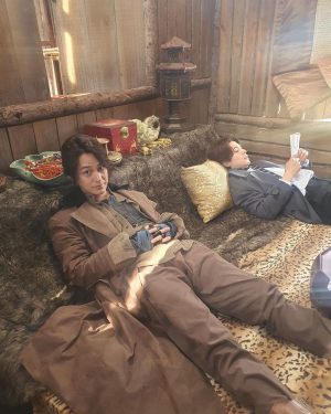 Kim Bum Instagram - -
으르렁
내방
🐰아님
적과의동침
기차
✌️
이사진이었음
담배끊어이어린ㄴ..
잔다
안잔다
-
오늘도 구미호뎐 1938 
tvn 밤 9:20