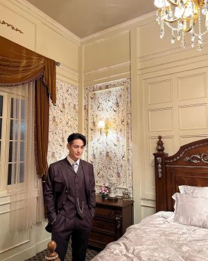 Kim Bum Instagram - 🦊
구미호뎐 1938 이랑

(마지막사진; 나 이런것도 할줄 안다)