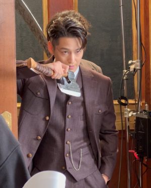 Kim Bum Instagram - 🦊
구미호뎐 1938 이랑

(마지막사진; 나 이런것도 할줄 안다)