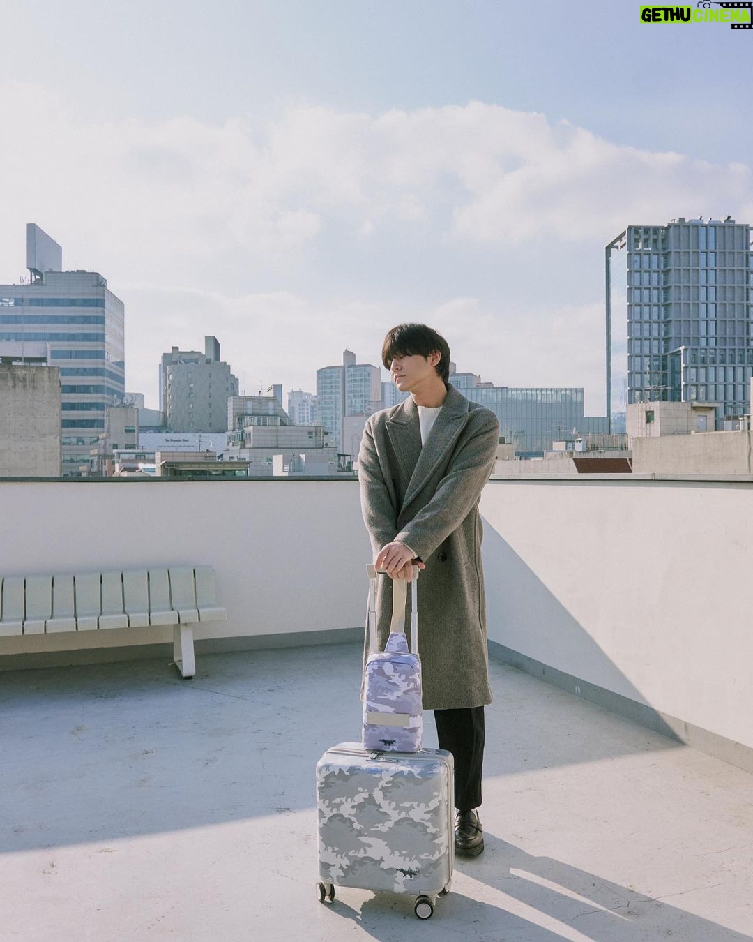 Kim Bum Instagram - #AD #쌤소나이트 #MaisonKitsunexSamsonite #CarryYourWanderlust #Samsonite