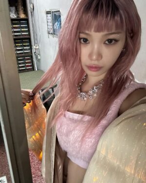 Kim Chae-won Instagram - EASY