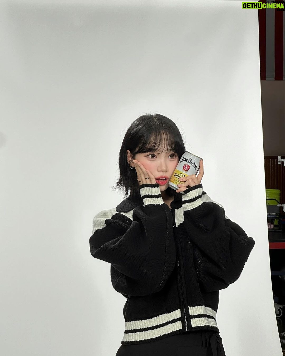 Kim Chae-won Instagram - 짐빔사진풀기 💕 짐빔 짐심 맛있음