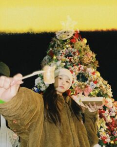 Kim Chae-won Instagram - 🍁🎄