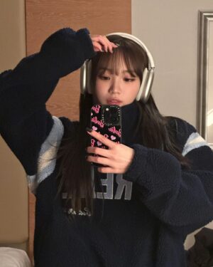 Kim Chae-won Instagram - 🎶