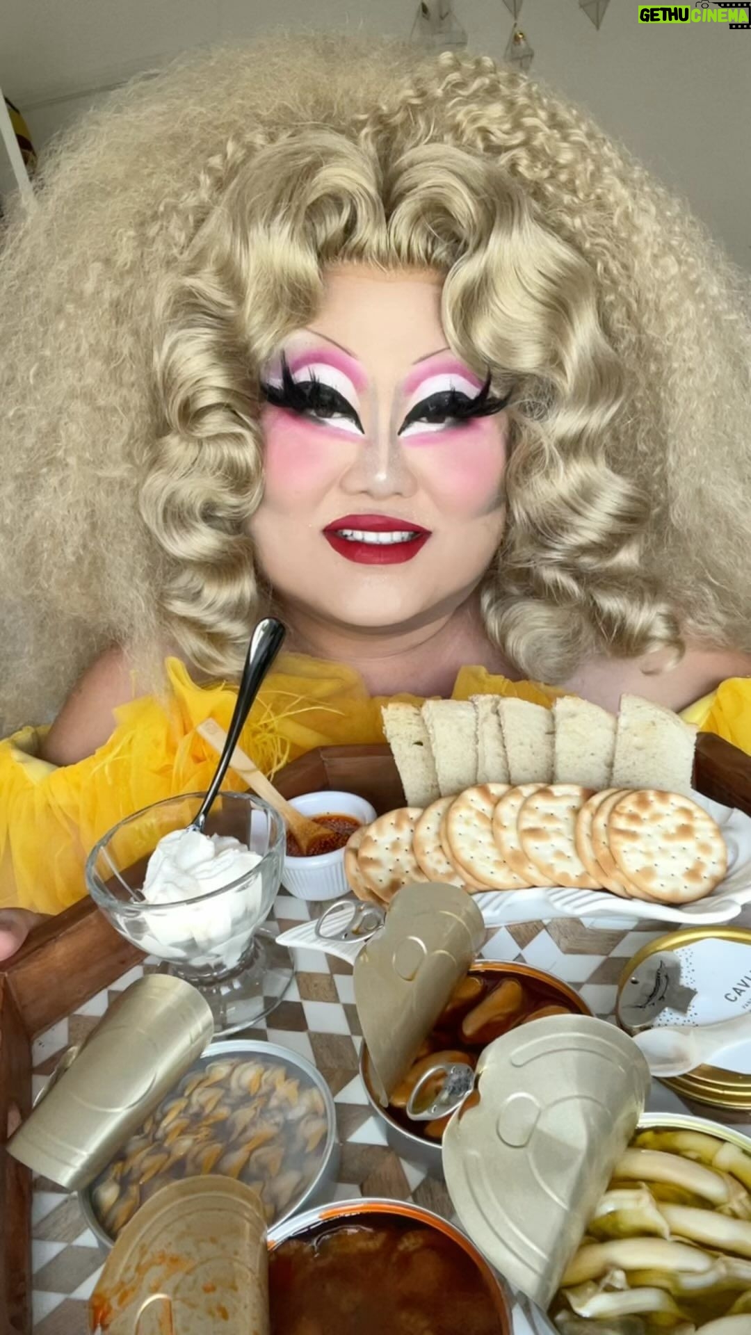 Kim Chi Instagram - Dive into delicious seafood from Island Creek Oysters! @islandcreekoysters and #islandcreekoysters #tinnedfish #caviar #ad