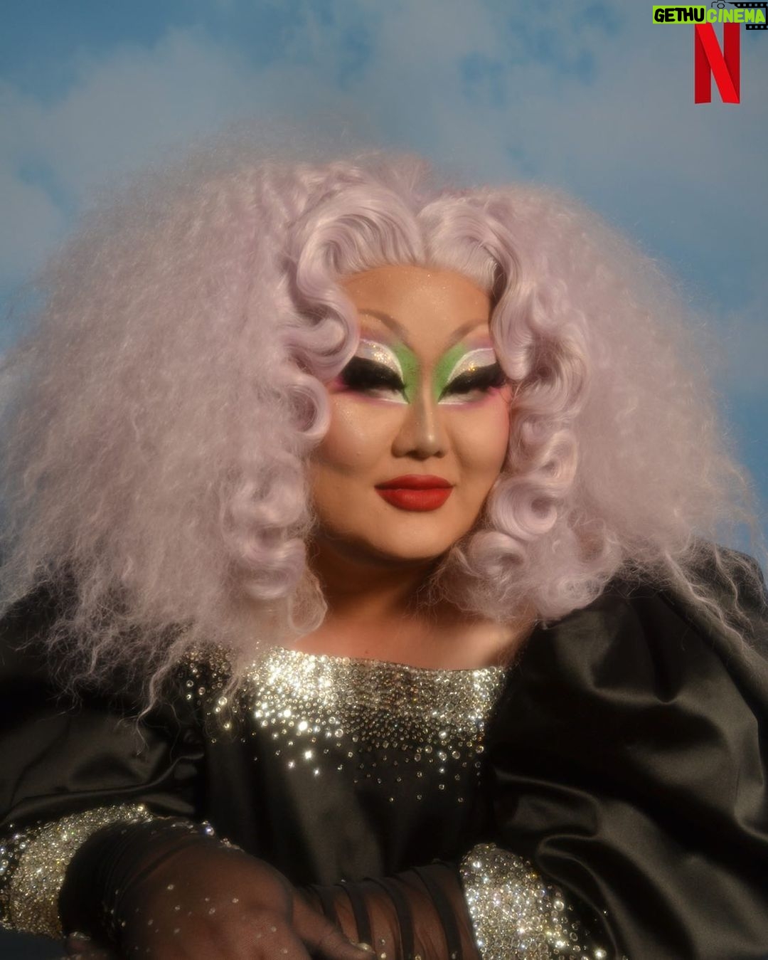 Kim Chi Instagram - @goldhouseco @netflixgolden @tomsonehourphotolab 👗@gisforgodoy 💇🏻♀️ @wigsandgrace