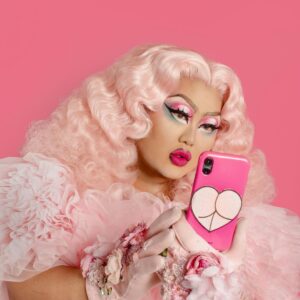Kim Chi Instagram - So excited to model for the launch of @cheekypaperco! Go check out their cute AF products 😘