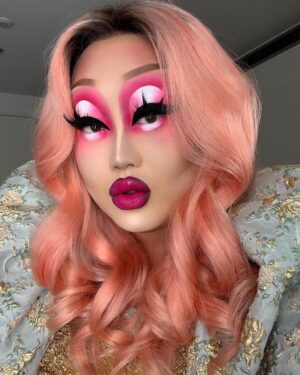 Kim Chi Instagram - Have you ever thought about what a weird sounding word ‘pink’ is? Like who was the first person that saw this soft pastel hue and thought “This is pink. It has to be called pink”
Eyes: @kimchichicbeauty rainbow sharts palette in watermelon
Lips: @kimchichicbeauty Wet gloss with plumper in Miami
Hair: @wigsbyvanity styled by @geo_batalie
