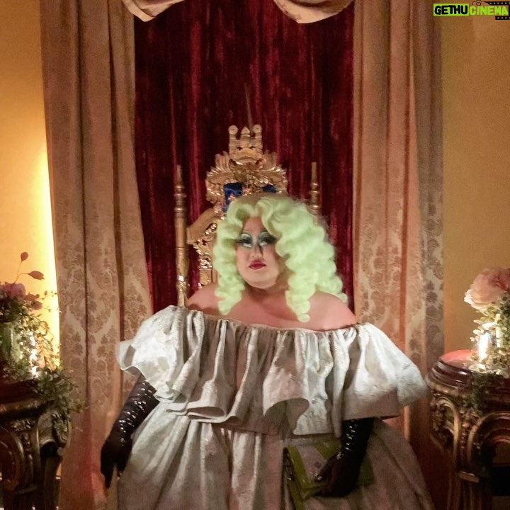 Kim Chi Instagram - The queen has arrived! Come check out #HuluMotel this weekend and experience the magic of being inside of your favorite show! @hulu #ad