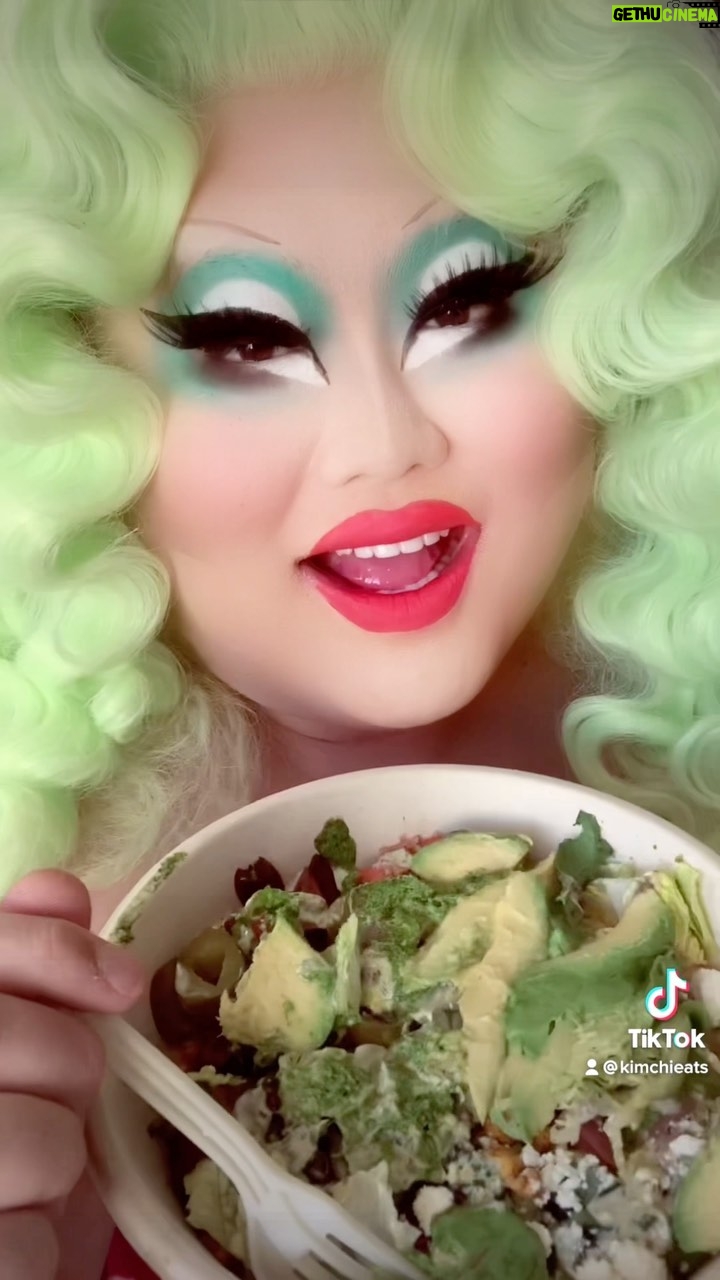Kim Chi Instagram - I fell in love with @CAVA, a healthy and satisfying Mediterranean fast casual food brand! On top of being generous with their portions, they’re flavorful, fresh and full of bold, seductive spices! Go make your bowl today! #ad