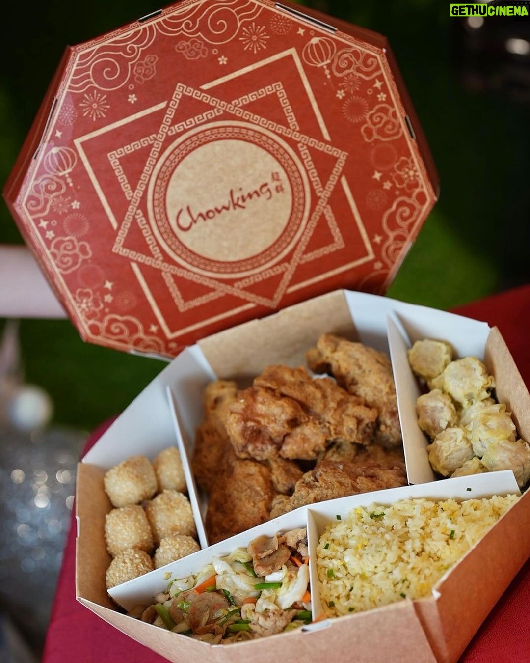 Kim Chiu Instagram - Chinese new year is almost here!!! ❤️🐲🎉 The best way to attract luck sa Year of the Dragon is to Share the Sarap ng Swerte with @chowkingph lalo na with their NEW FAMILY LAURIAT and NEW PEANUT BUCHI FLAVOR!! Ano pang hinahanap, andito na lahat sa CHOWKING! 🥰 Makisaya with sa It’s Showtime on February 10 dahil isshare namin ang sarap ng swerte with everyone! 🥰❤️✨ Advance KUNG HEI FAT CHOI EVERYONE! ❤️❤️❤️ #ChowkingChineseNewYear