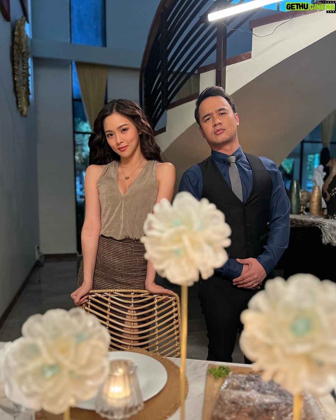 Kim Chiu Instagram - Paano nga ba nagsimula ang kwento ni ALEX at JULIANA LUALHATI?π₯π₯π₯π₯π₯ Canβt wait for you to find out!π€ #linlangtheteleseryeversion BUKAS NA 8:45pm sa Primetime bida!β€οΈβπ₯ #Linlang