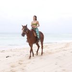 Kim Chiu Instagram - "𝑾𝒊𝒍𝒅 𝒔𝒑𝒊𝒓𝒊𝒕, 𝒔𝒐𝒇𝒕 𝒉𝒆𝒂𝒓𝒕, 𝒔𝒘𝒆𝒆𝒕 𝒔𝒐𝒖𝒍." -A.Crosby 🐴🌊🌴☀️ #CHIUrista