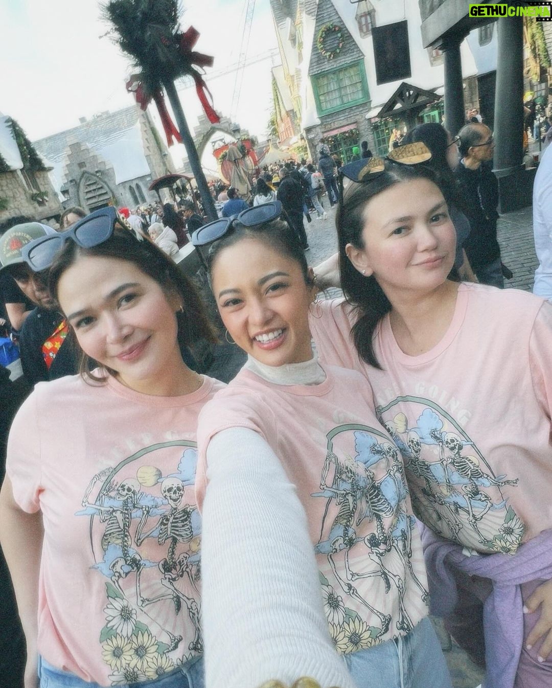 Kim Chiu Instagram - #AngBeKi reunite!!! Ending the year with these two beautiful people!!!🩷💛❤️ love you momsys!!!😘 @bela @iamangelicap (PS nabili ko na ang gatas ni bean!😅 Thankful for the #GiftOfFriendship 🎁 #Chiurista ♥OuR wOrLd♥