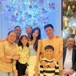 Kim Chiu Instagram - Merry Christmas Everyone!🎄🎁✨ #GiftOfFamily ❤️🙏🏻 Insert @twinklechiu @alfa1charlie 🎄