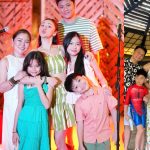 Kim Chiu Instagram - Merry Christmas Everyone!🎄🎁✨ #GiftOfFamily ❤️🙏🏻 Insert @twinklechiu @alfa1charlie 🎄
