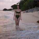 Kim Chiu Instagram - Chasing sunset!!!🌅 “That kind of girl that gets really excited when the sky is in pretty colors!!!🥰🥹😍💗 Blessed Sunday indeed!🙏🏻 #Chiurista #ootdksyc #HMTropicalEssentials @hm Balesin Island Club