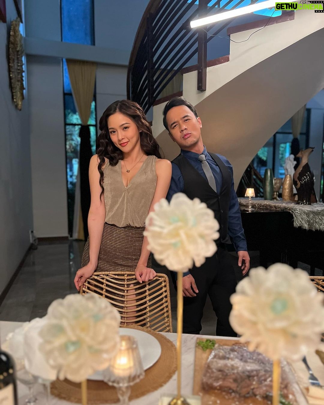 Kim Chiu Instagram - Paano nga ba nagsimula ang kwento ni ALEX at JULIANA LUALHATI?π₯π₯π₯π₯π₯ Canβt wait for you to find out!π€ #linlangtheteleseryeversion BUKAS NA 8:45pm sa Primetime bida!β€οΈβπ₯ #Linlang