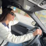 Kim Chiu Instagram - Not a Thursday but a throwback to LA driving!🤍🇺🇸 Miss our kwnetuhan and adventures momsy bely!!! @bela 🩷 Blessed Sunday Everyone!😇 #Chiurista