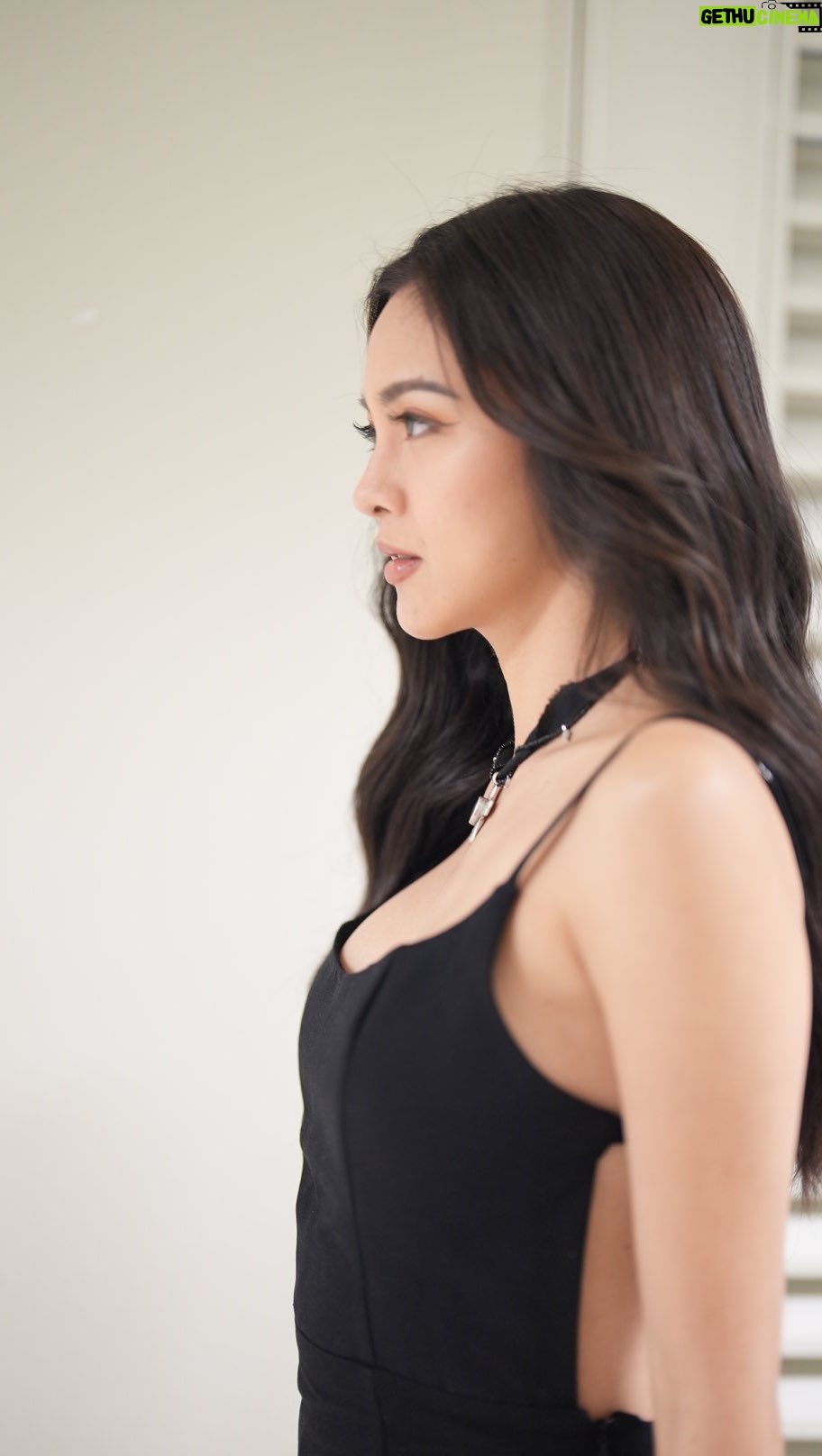 Kim Chiu Instagram - Guess whoβs back for more!!!!! PLAY WITH FIRE!!!!π₯π₯π₯ ππ¨πππ‘π era π’π‘π π π’π₯π π₯π’π¨π‘π!!!! π€β€οΈπ€ #linlangtheteleseryeversion #Linlang teleserye version, uncut, longer and more never before seen scenes. Starting this January 22 available on Kapamilya Channel, Kapamilya Online Live, TV5, A2Z, Iwant, and TFC. 8:45pm pagkatapos ng FPJβs Batang Quiapo. π€ #Juliana @dreamscapeph