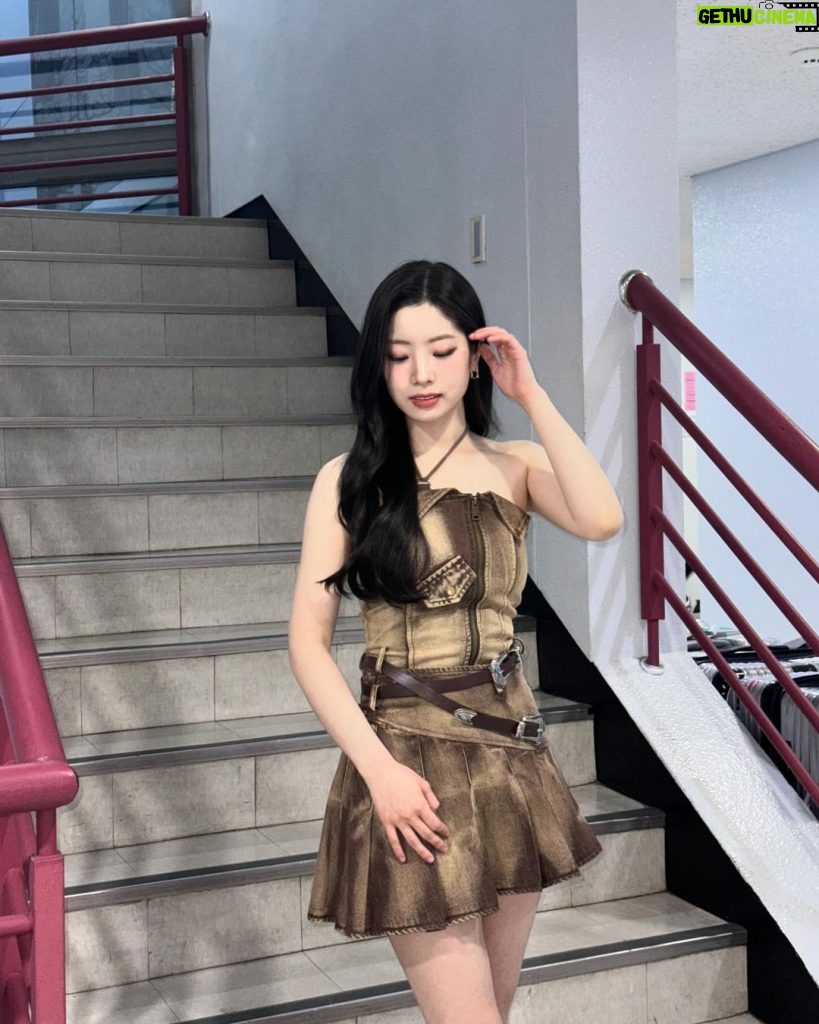 Kim Da-hyun Instagram - ONE SPARK✨