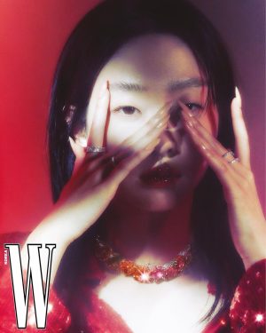 Kim Da-mi Instagram - @wkorea @swarovski 💎
