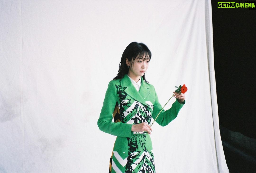 Kim Da-mi - 1 Million Likes - @ellehongkong 🌷