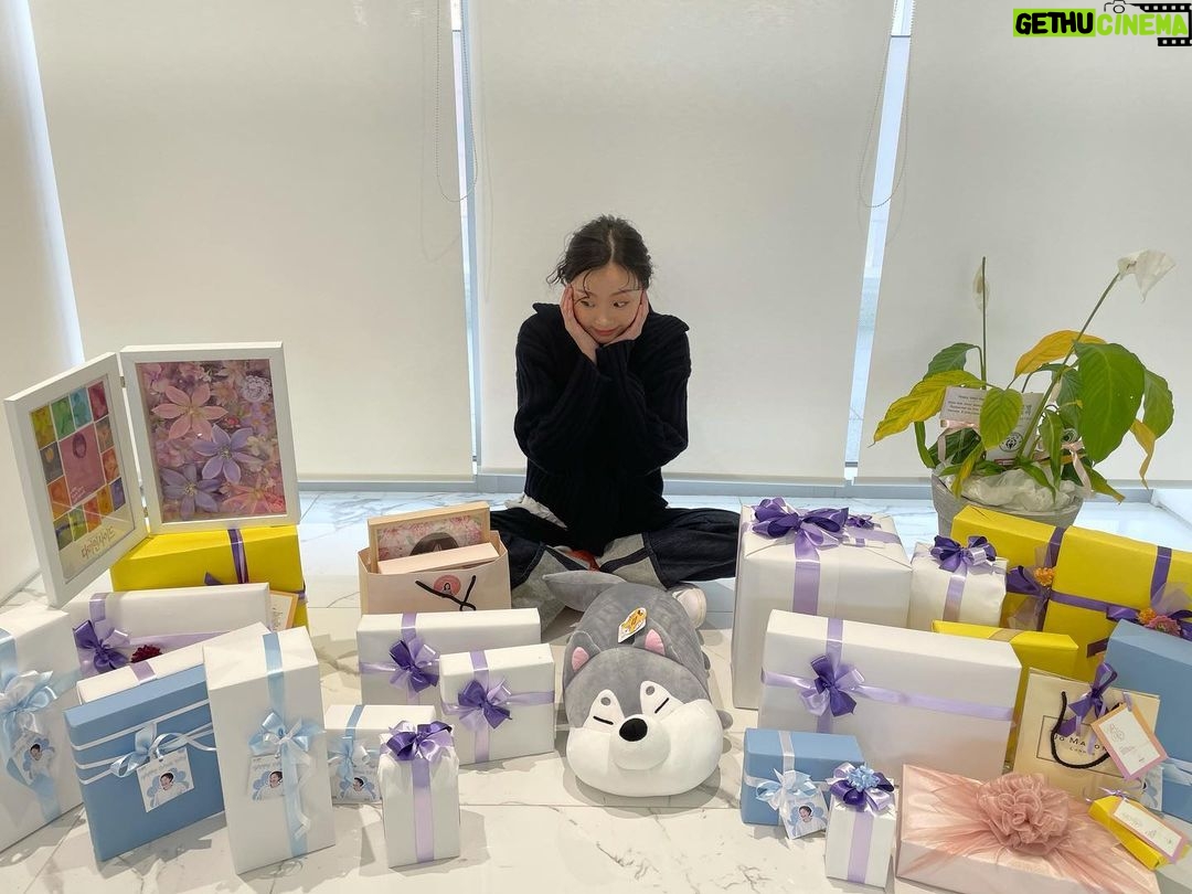 Kim Da-mi Instagram - 너무 늦었죠?🤣 생일축하해주신 모든 분들 감사드려요!!🎉