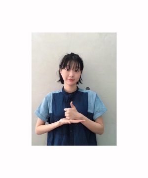 Kim Da-mi Instagram - W 매거진 이혜주편집장님(@hyejoo_w )이지아 선배님(@e.jiah )의 지목을 받아 뜻깊은 캠페인에 참여하게되었습니다. 감사합니다!
⠀
소중한 일상으로 돌아올 수 있도록 지금 이 순간에도 애써주시는 전세계 의료진분들과 자원봉사자분들의 헌신에 진심으로 감사와 존경의 마음을 표하고 싶습니다. 마지막까지 모든분들의 건강을 기원합니다.
⠀
저와 함께 뜻깊은 캠페인에 참여해주실 분들입니다.
장영남선배님
안보현배우님(@bohyunahn )
함께해주셔서 감사합니다!
⠀
#의료진덕분에 #덕분에챌린지 #덕분에캠페인