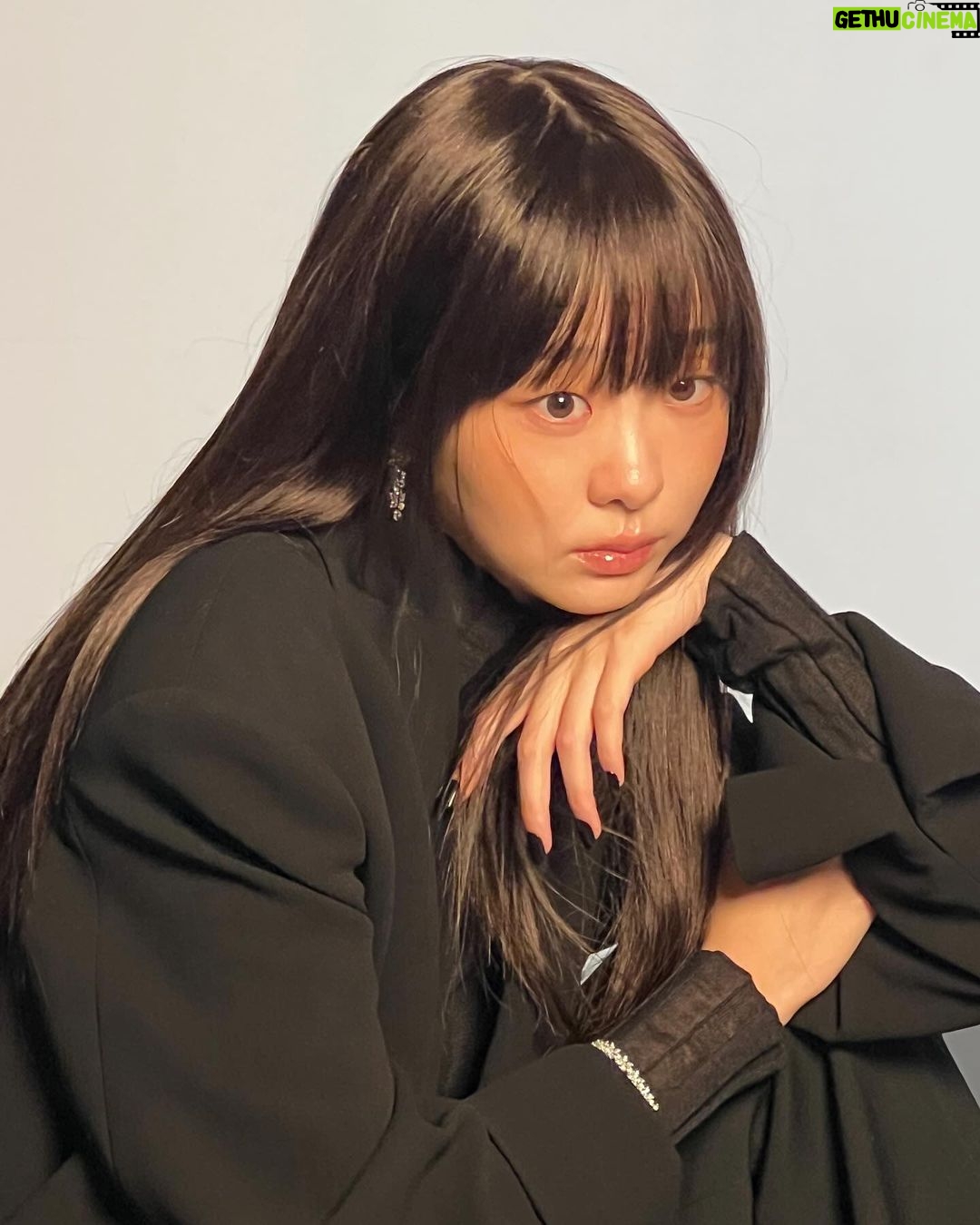 Kim Da-mi - 1 Million Likes - @tiffanyandco @marieclairekorea 💎