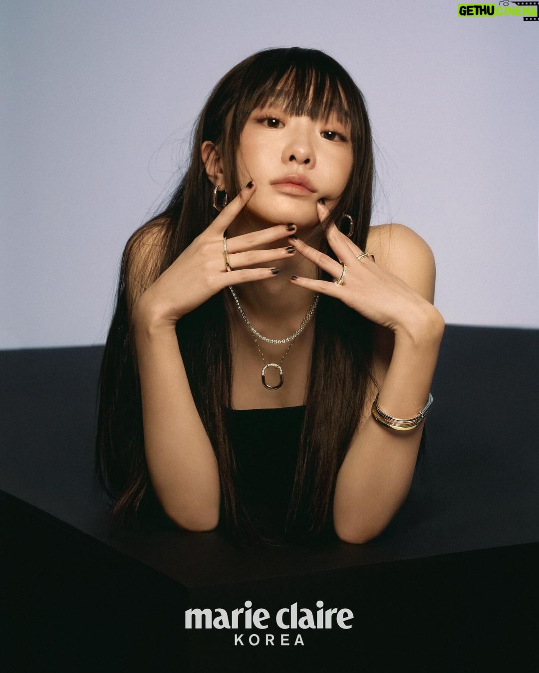 Kim Da-mi Instagram - @tiffanyandco @marieclairekorea 💎