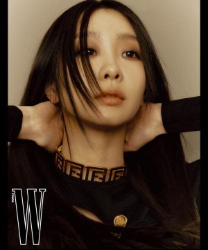 Kim Da-mi Instagram - @fendi #FENDACE