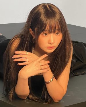 Kim Da-mi Instagram - @tiffanyandco @marieclairekorea 💎