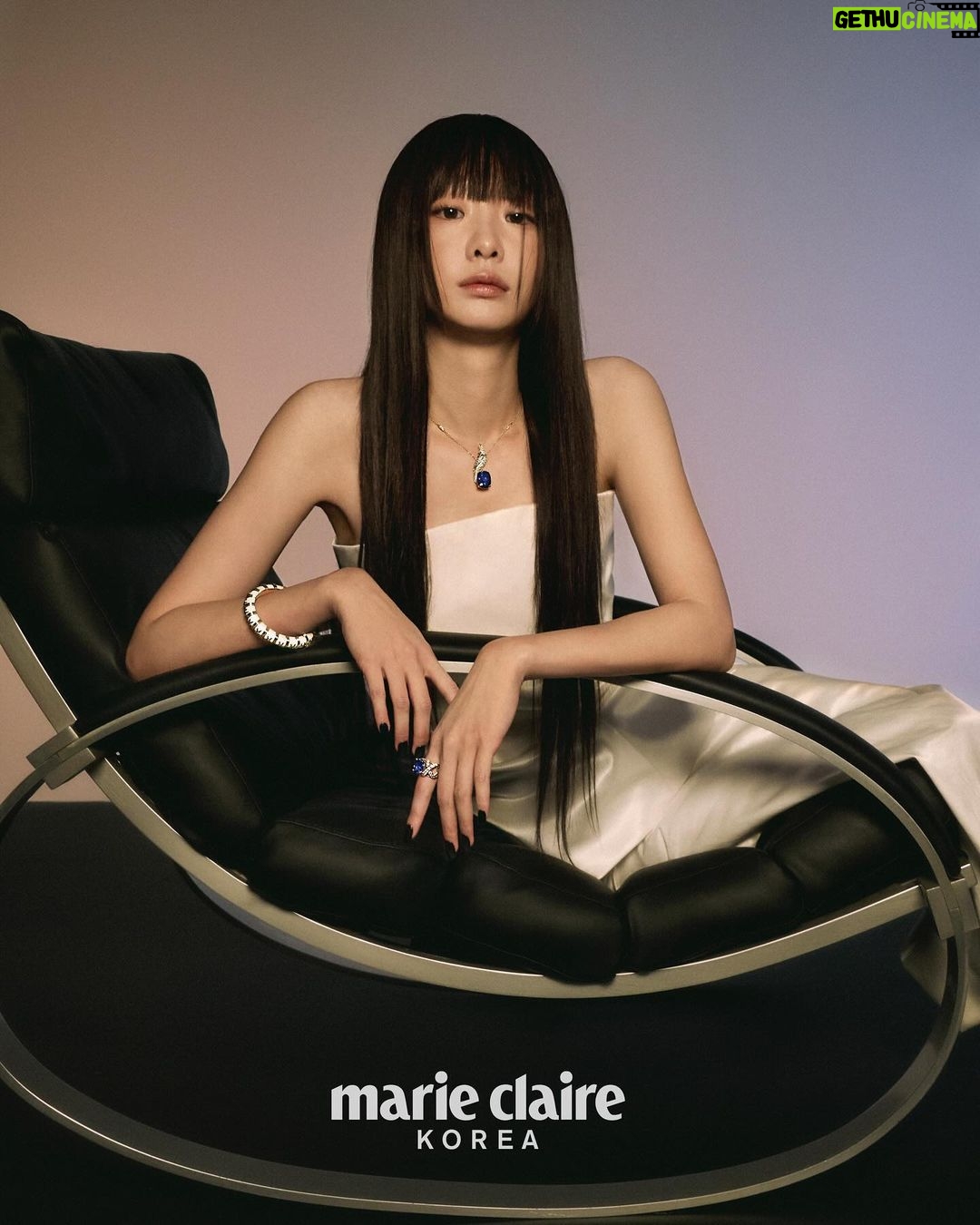 Kim Da-mi Instagram - @tiffanyandco @marieclairekorea 💎