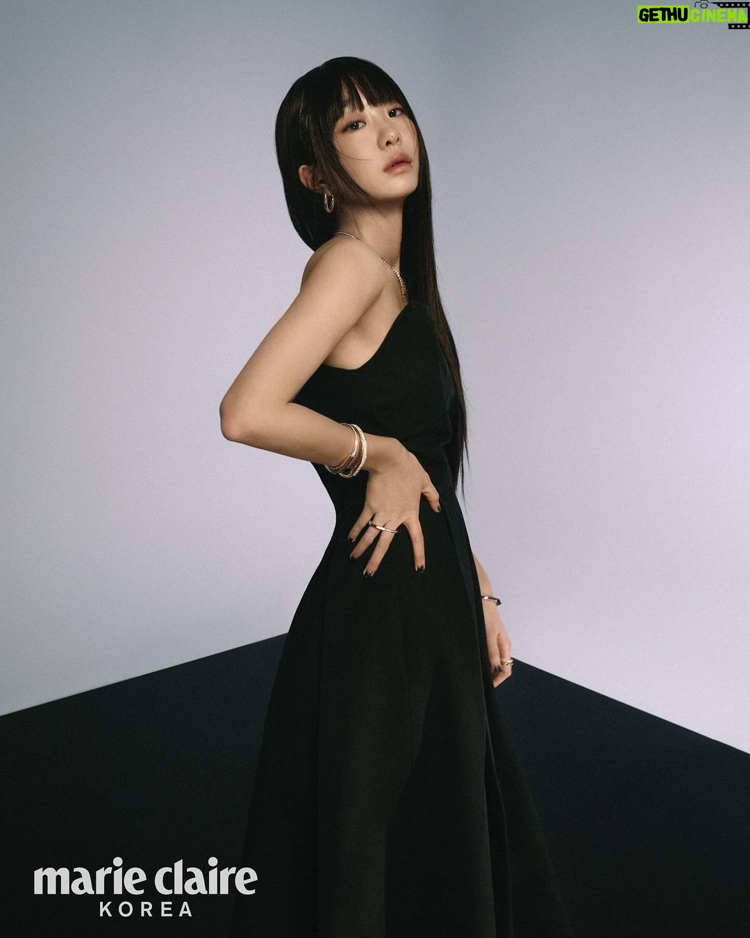 Kim Da-mi Instagram - @tiffanyandco @marieclairekorea 💎