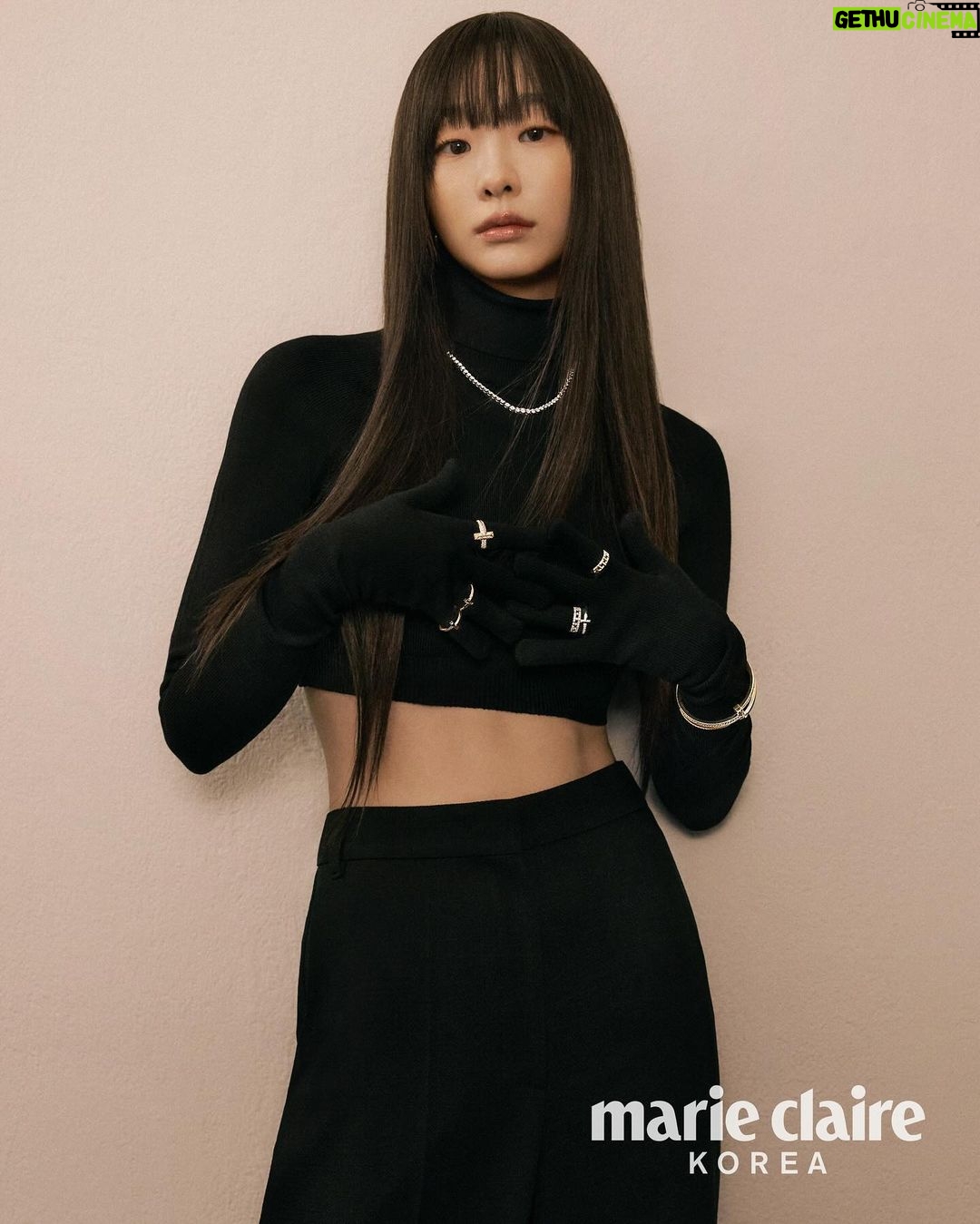 Kim Da-mi Instagram - @tiffanyandco @marieclairekorea 💎