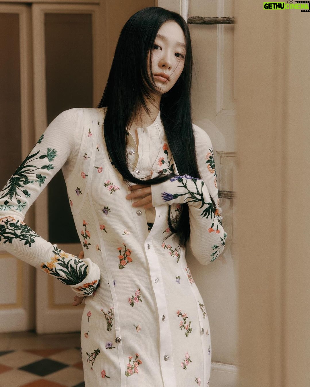 Kim Da-mi Instagram - #bottegaveneta🌸 @wkorea 🌸