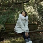 Kim Go-eun Instagram - @discoveryexpedition_kr 🤍🖤🤍🖤 따뜻한 겨울 보내세요 🌷