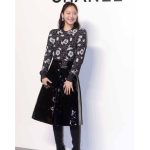 Kim Go-eun Instagram - @chanelofficial #CHANEL @friezeofficial 🖤🖤🖤