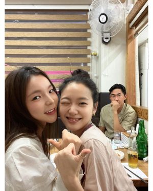 Kim Go-eun Instagram - 모이면 언제나 행복한 #영웅 ❤️